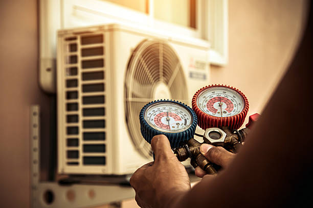 Professional Ac Installation technician working in Portland, TX